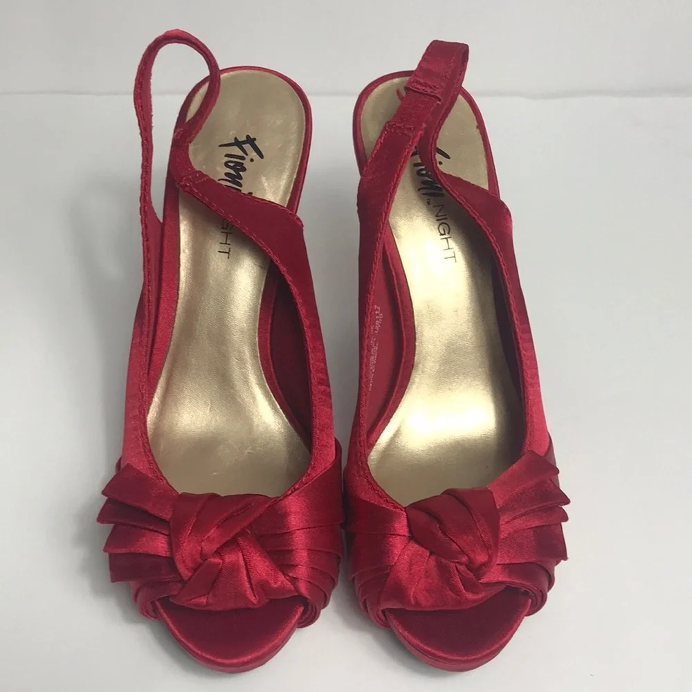 Fioni Nights Red Satin Slingback Heels – Size 5 - Picture 2 of 7